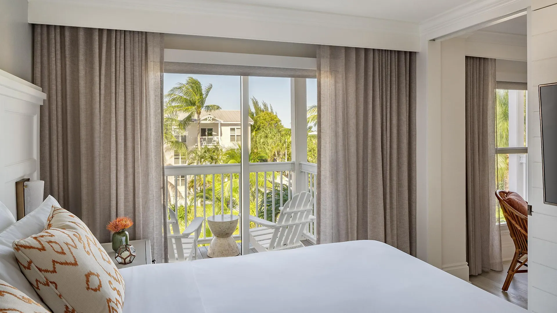 Hotel Margaritaville Beach House Key West