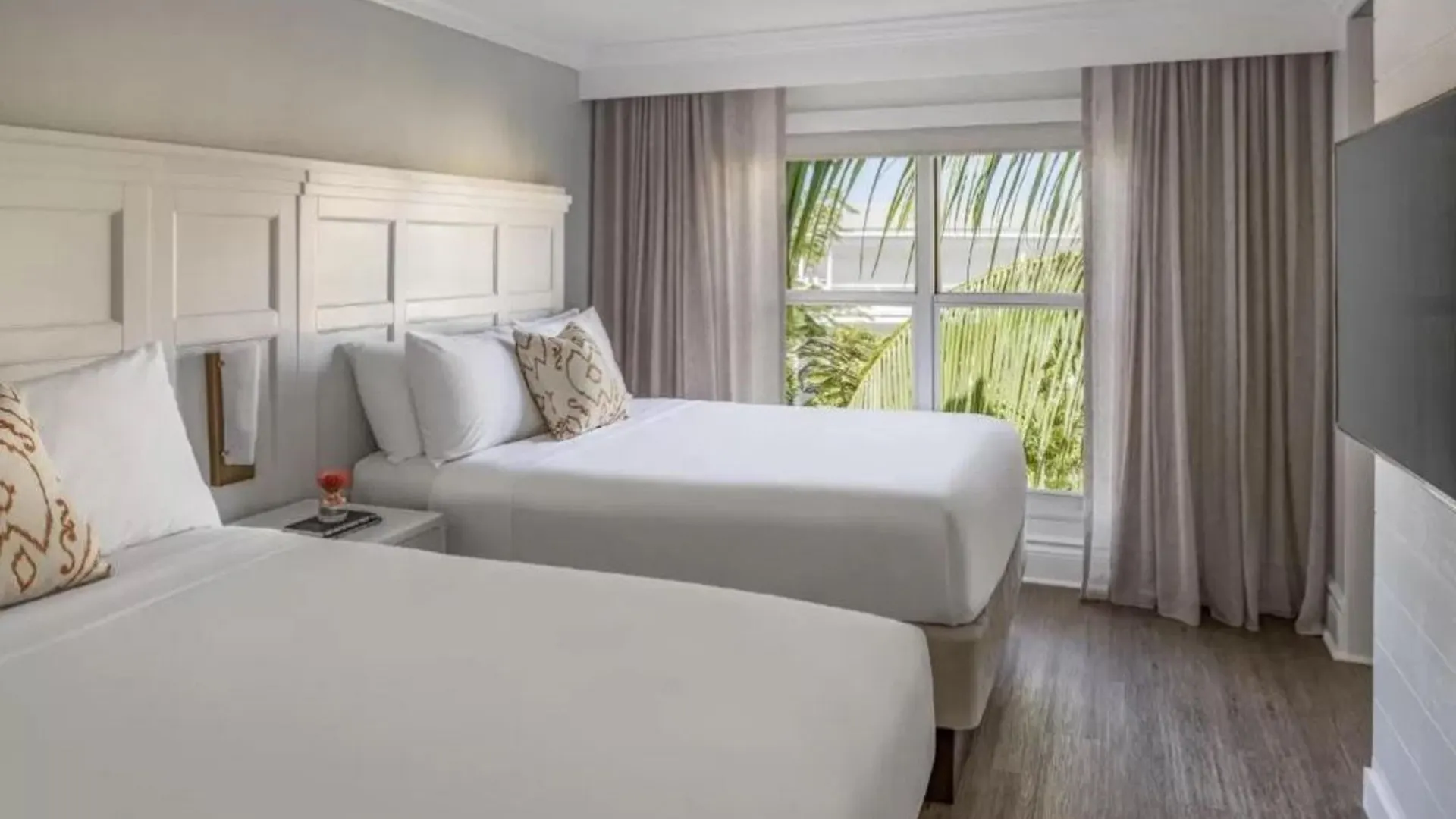 Hotel Margaritaville Beach House Key West